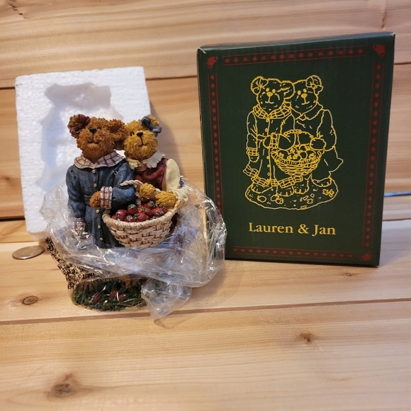 Boyd's Bears and Friends - Picture 1 of 2